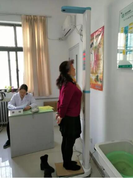医院测量身高体重的仪器今日看点医院测量身高为什么不用脱鞋子测量? 医院测量身高体重的仪器今日看点医院测量身高为什么不用脱鞋子测量?